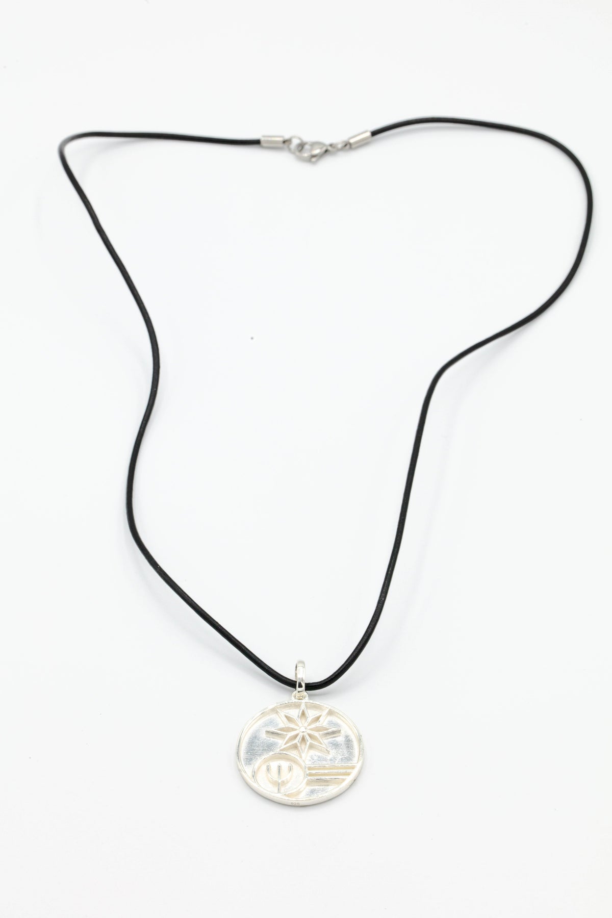 LEMURIA NEPTUNE with leather chain