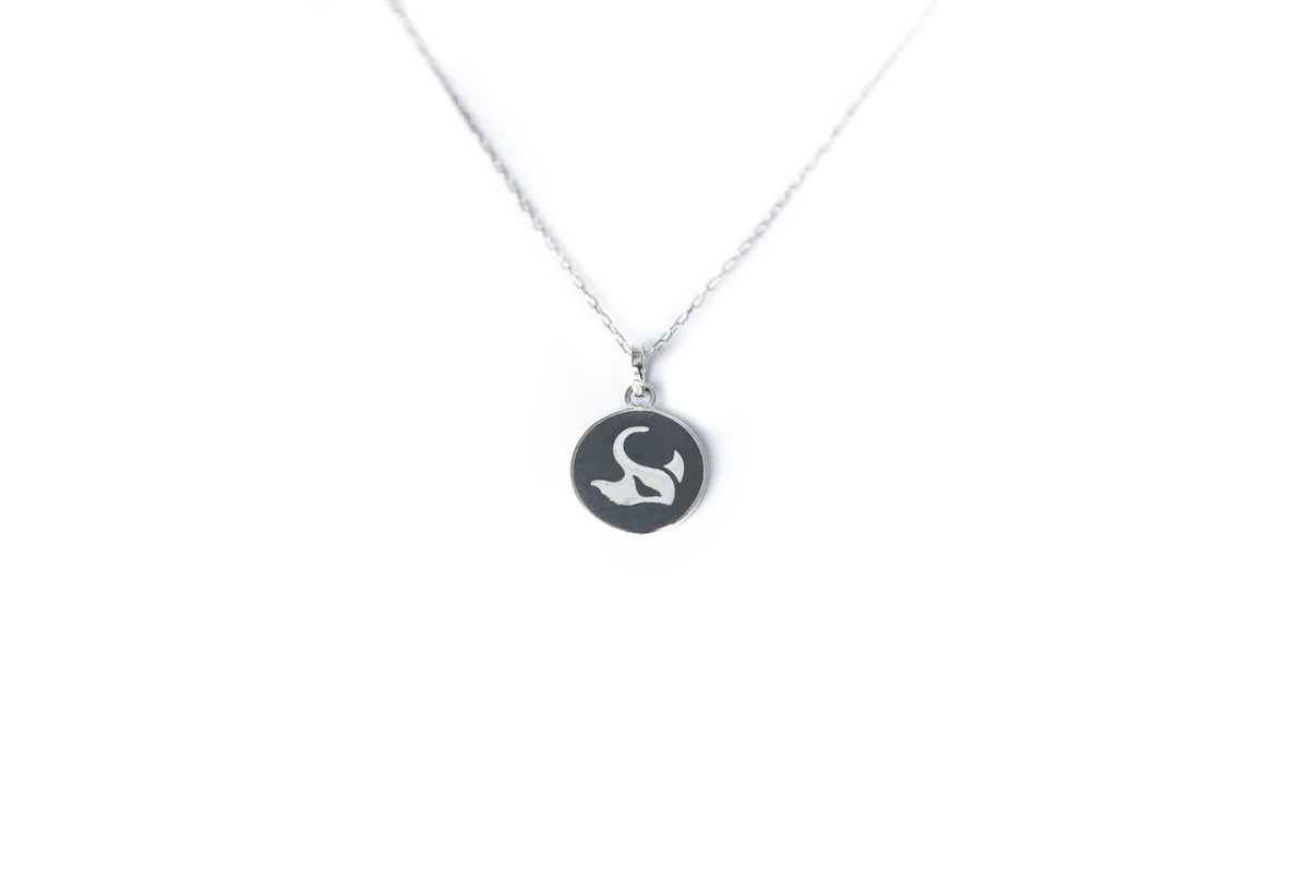 Stingray Mini Pendant w/chain